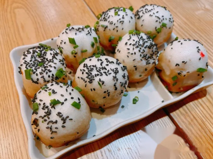 特色生煎 at 东泰祥生煎馆(重庆北路店)
