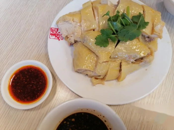 三黄鸡 at 泰煌鸡·上海白斩鸡·鸡汤面(新闸路店)